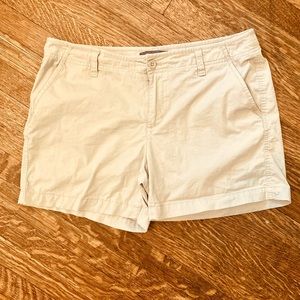 Eddie Bauer womens size 10 khaki tan sand shorts. EUC